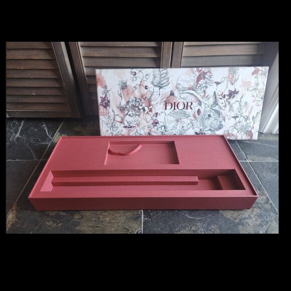 2023 DIOR YEAR OF THE RABBIT LUNAR NEW YEAR GIFT BOX (BOX ONLY) - Picture 3 of 4